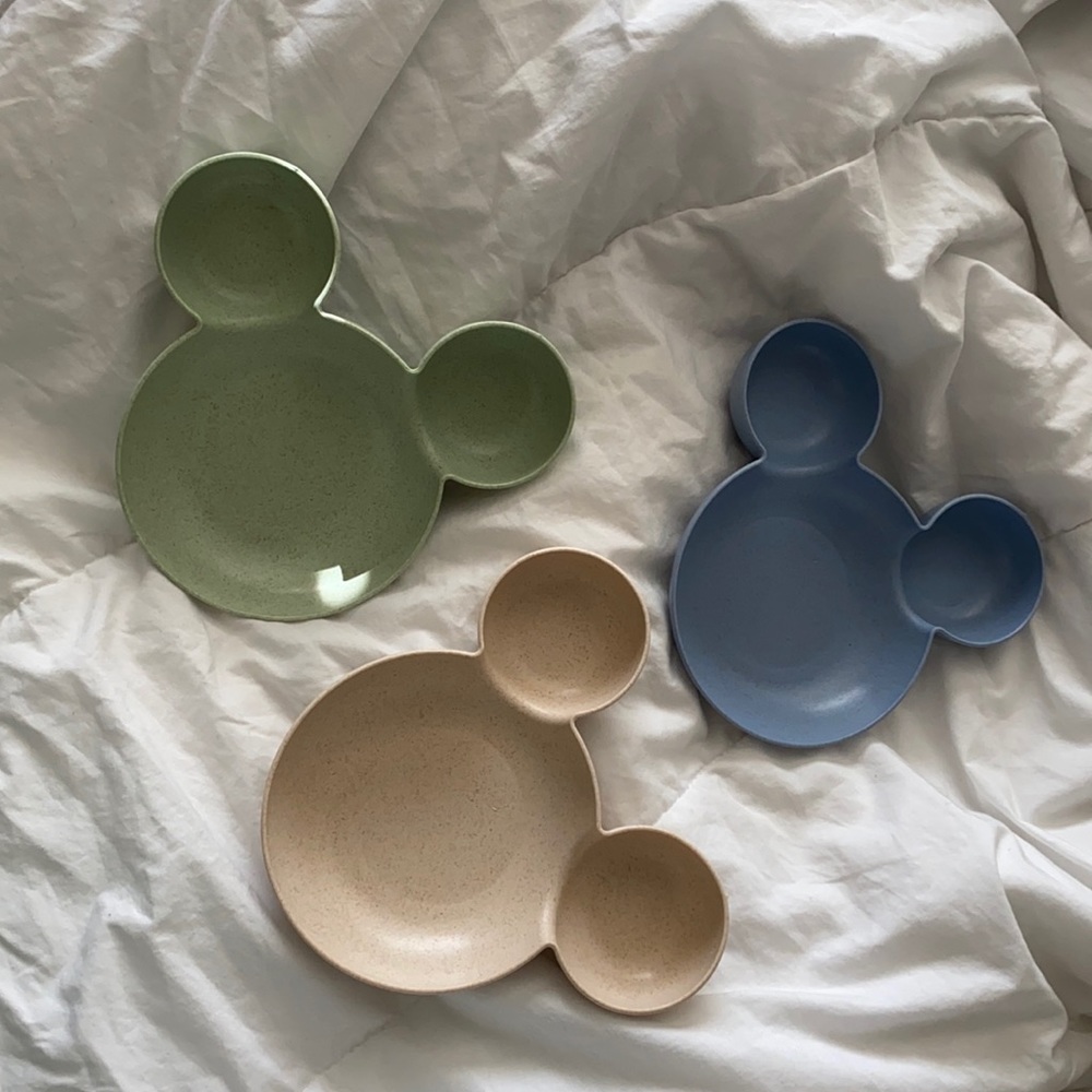 Mickey Mouse silhouette plastic bowls